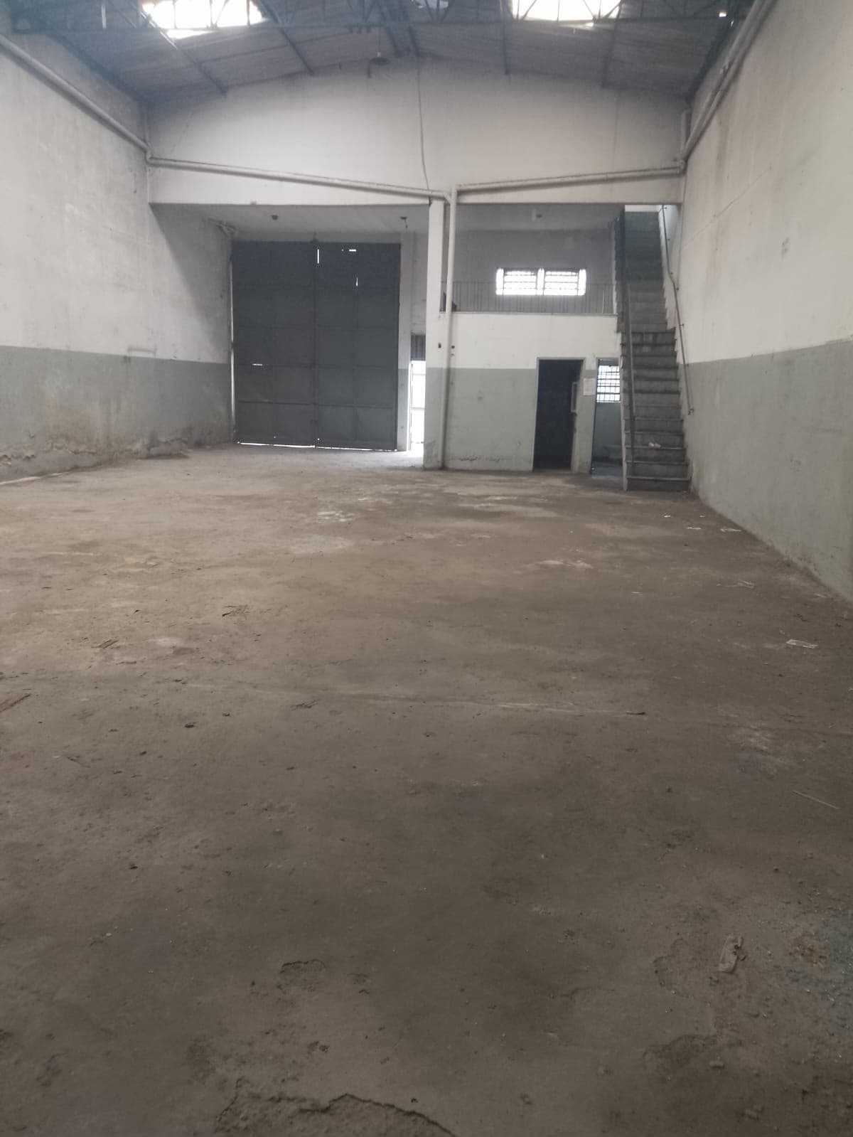 GALPAO CIDADE INDUSTRIAL GUARULHOS/ 2 MEZANINOS 15 VAGAS 2 BANHEIROS