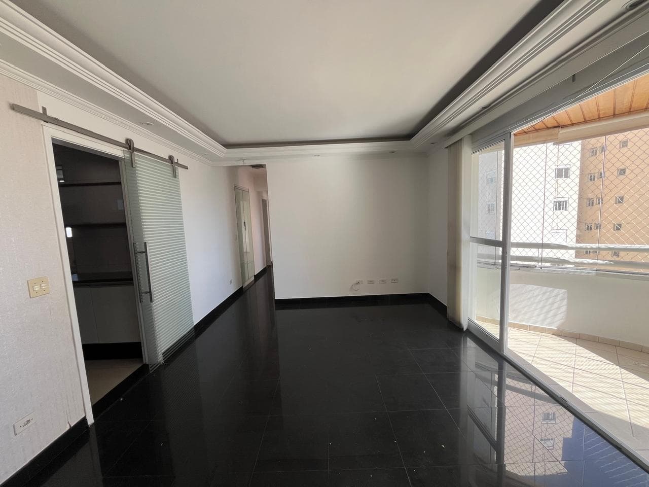 Apartamento 3 dormitórios com suíte e 2 vagas no Jardim Zaíra