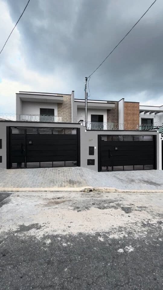 SOBRADO/ 3 DORM /2 VAGAS + 1 SUÍTE 1 BANHEIRO / PARQUE FLAMENGO