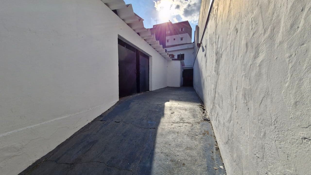 Imóvel Comercial em Guarulhos - 255m² com Mezanino