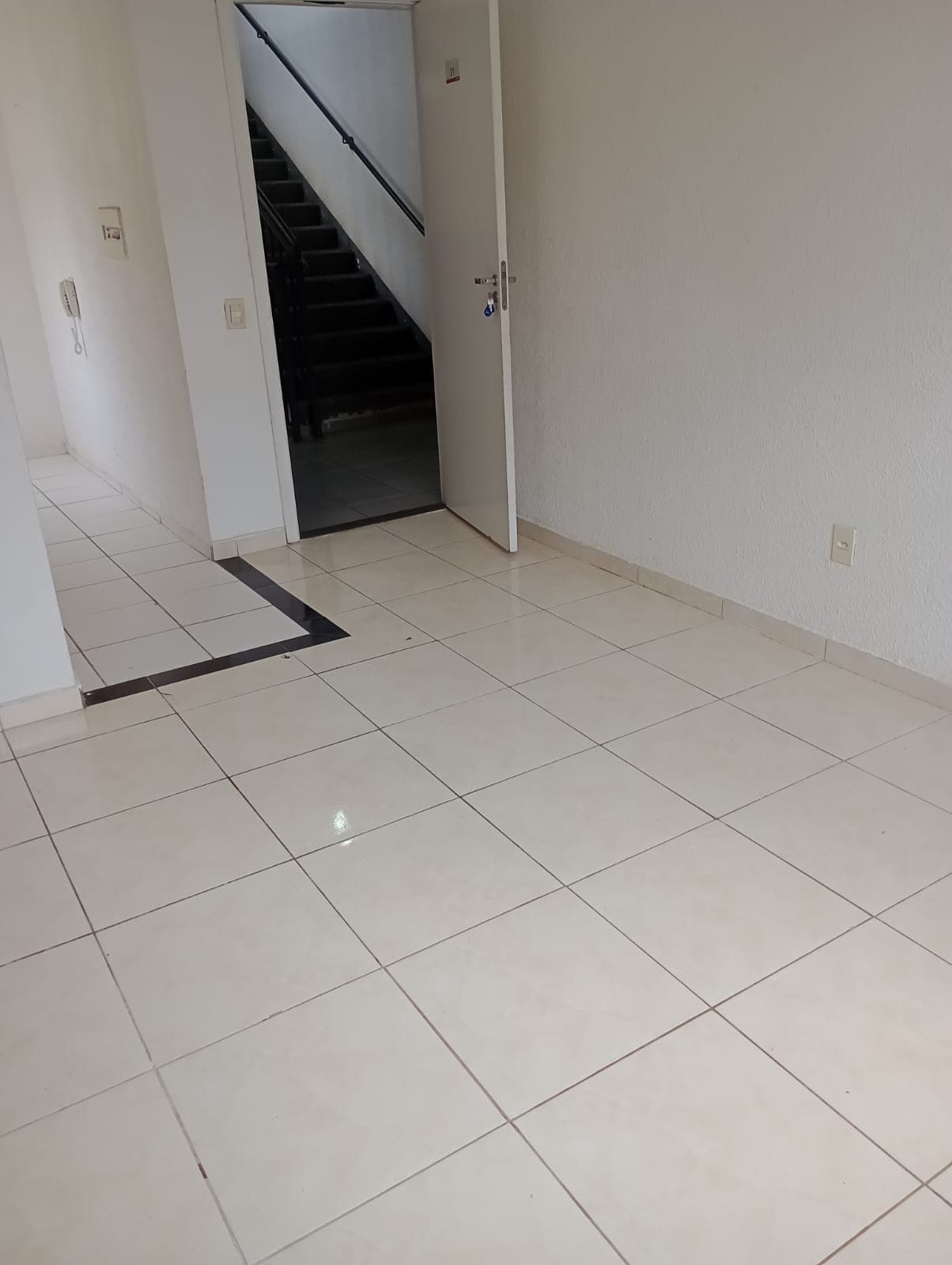 RESIDENCIAL ESTANCIA DAS FLORES/ 2 DORMS 1 BANHEIRO 1 VAGA 45 MTS