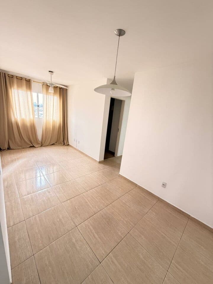 Apartamento de 2 dormitórios e 1 vaga à venda na Vila Galvão