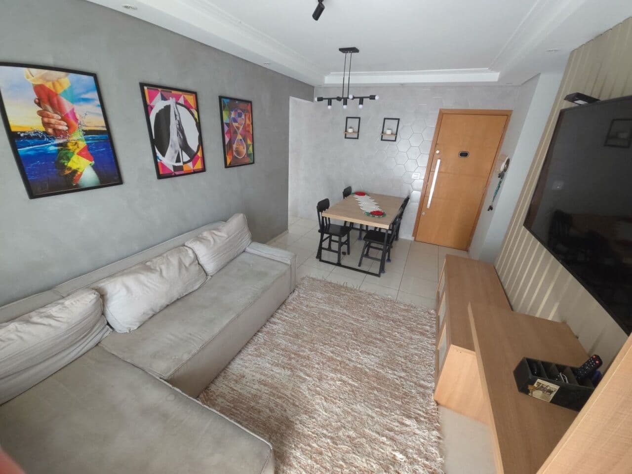 CONDOMINIO FLOR DE LIZ/ 2 DORMS COM 1 SUITE 1 BANHEIRO 1 VAGA 69 MTS