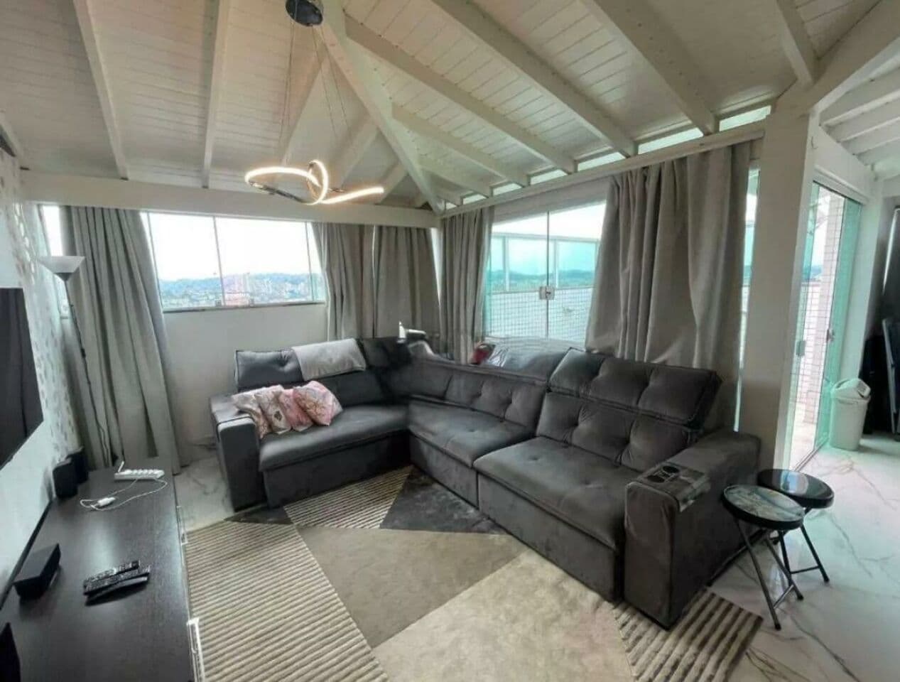 Apartamento de 2 dormitórios (1 suíte) e 2 vgs - Vila Silveira