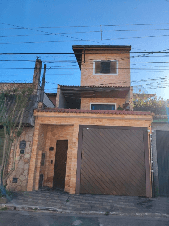 Sobrado 3 quartos com suíte no Jd. Santa Clara