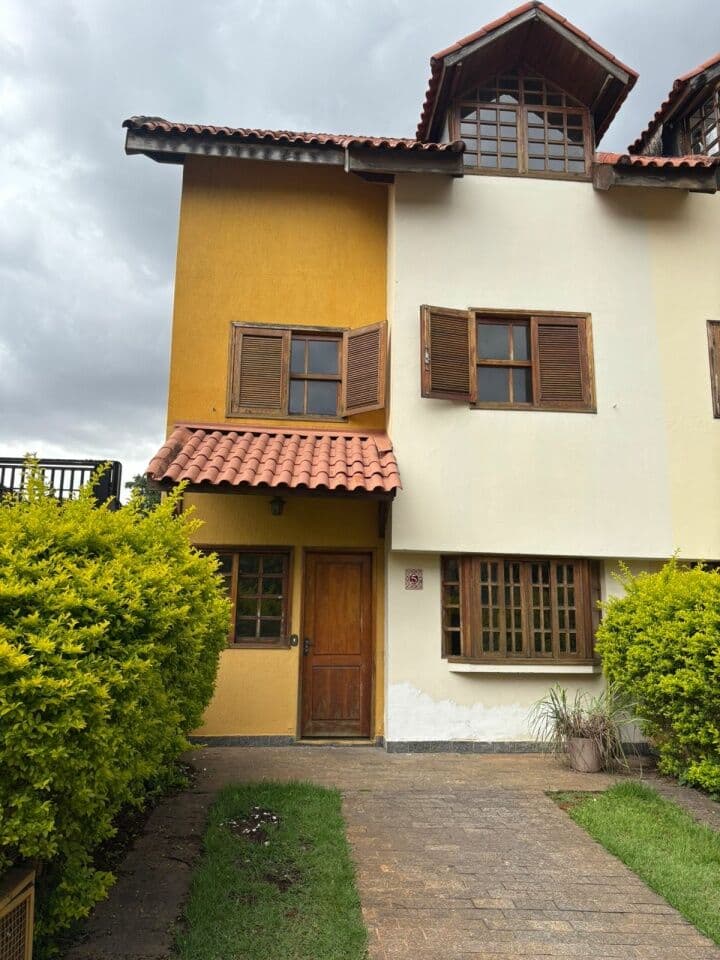 Casa d condomínio 5 dormitórios (2 suítes) e 2 vgs à venda - Vila Rosália