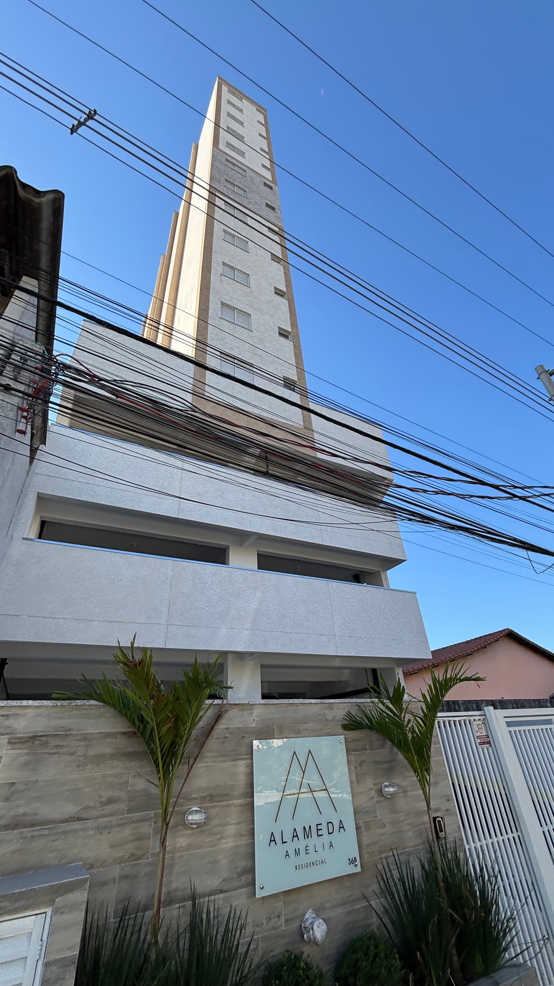 Apartamento 2 dormitórios com 1 suíte próximo Alameda Yaya