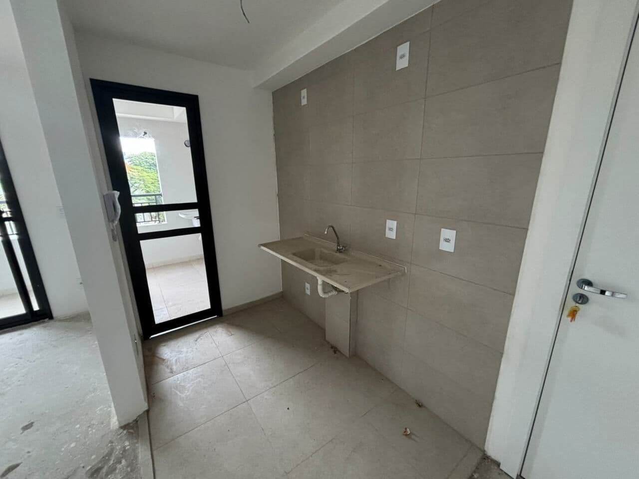 Apartamento 2 dorms com suíte e varanda gourmet em Guarulhos