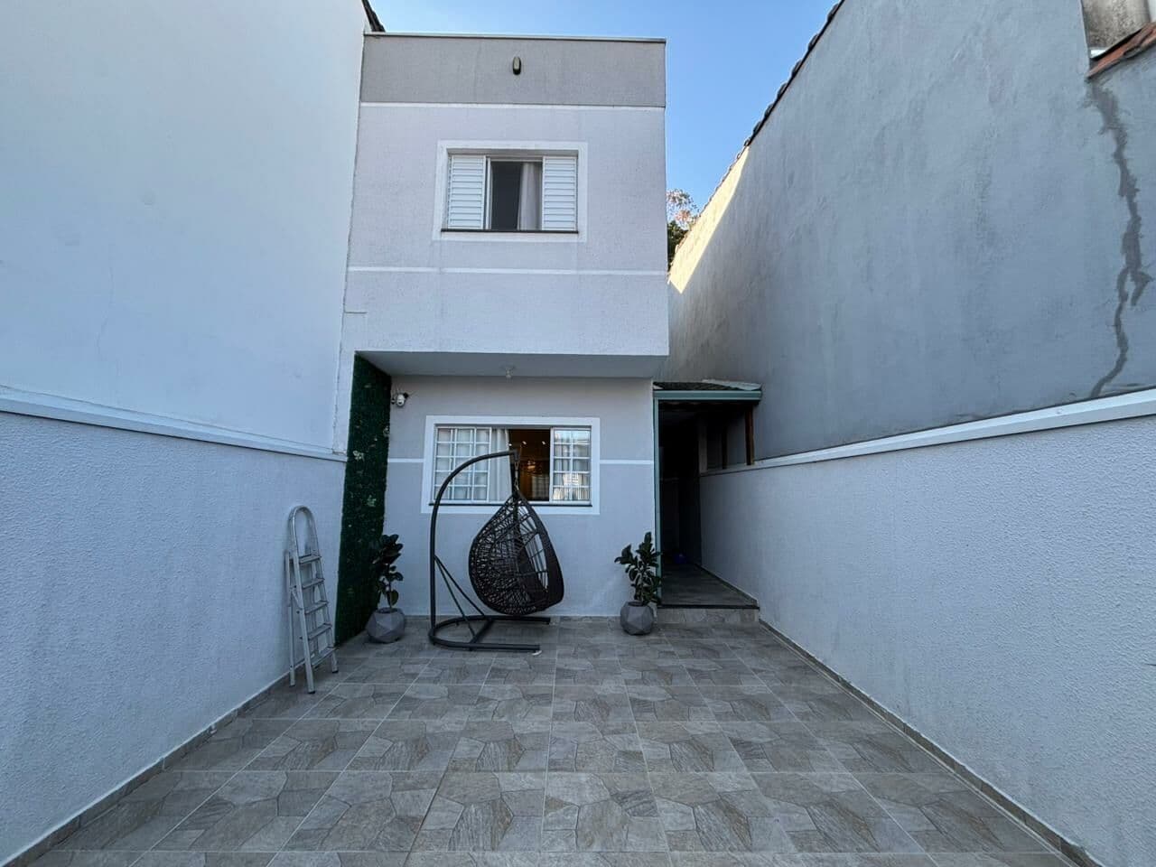 SOBRADO JARDIM ADRIANA/ 3 DORMS SENDO 1 SUITE 3 BANHEIROS 4 VAGAS 125 MTS