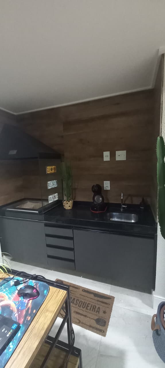 Apartamento 68m² no Cidade Maia - 2 dormitórios, 1 suíte e varanda