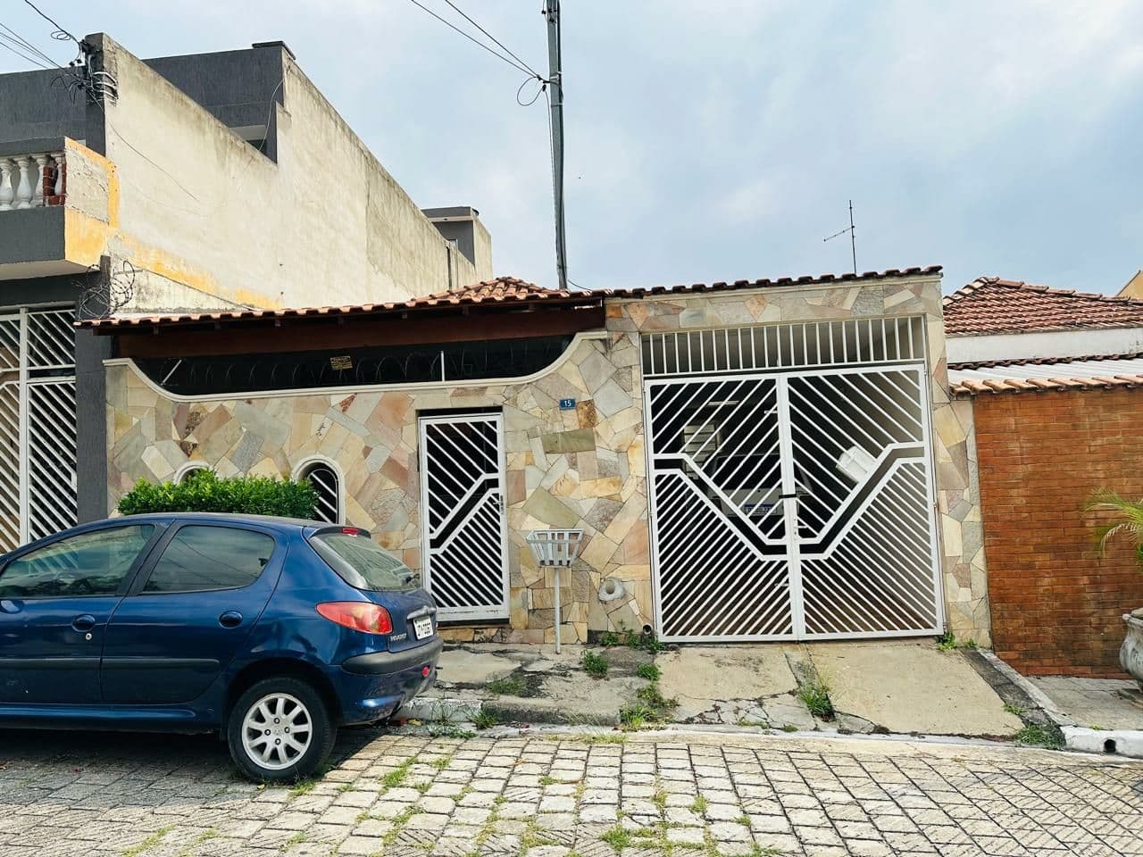 Casa Térrea à Venda - Excelente Localização!/ 2 dorms 2 banheiros 2 vagas