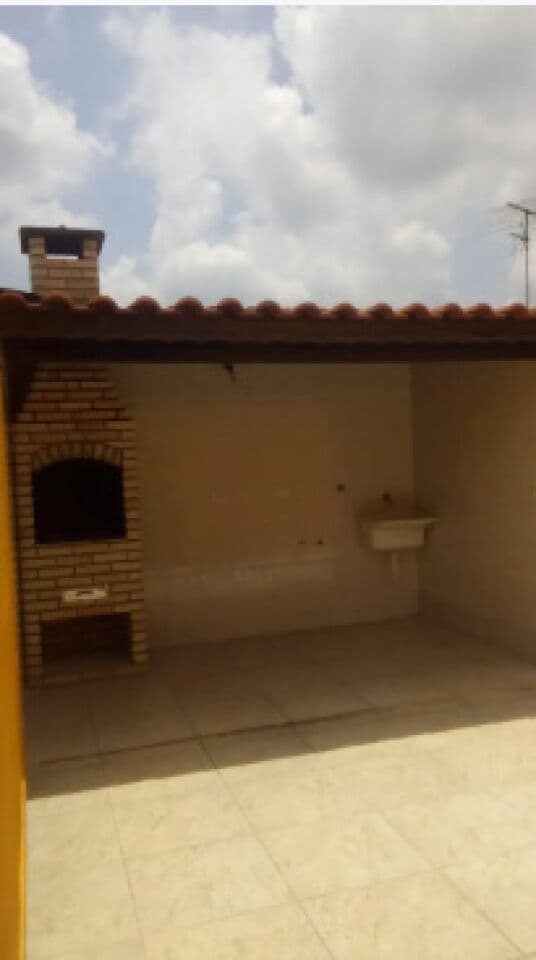 Sobrado na Vila Rosália, 3 vags e 2 dormitórios