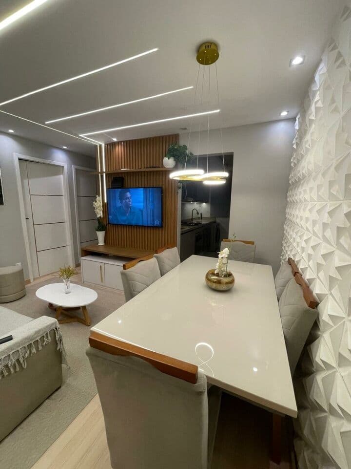 APARTAMENTO/ 2 DORM 2 VAGAS SENDO 1 PARA MOTO 1 BANHEIRO/ MOVEIS PLANEJADOS