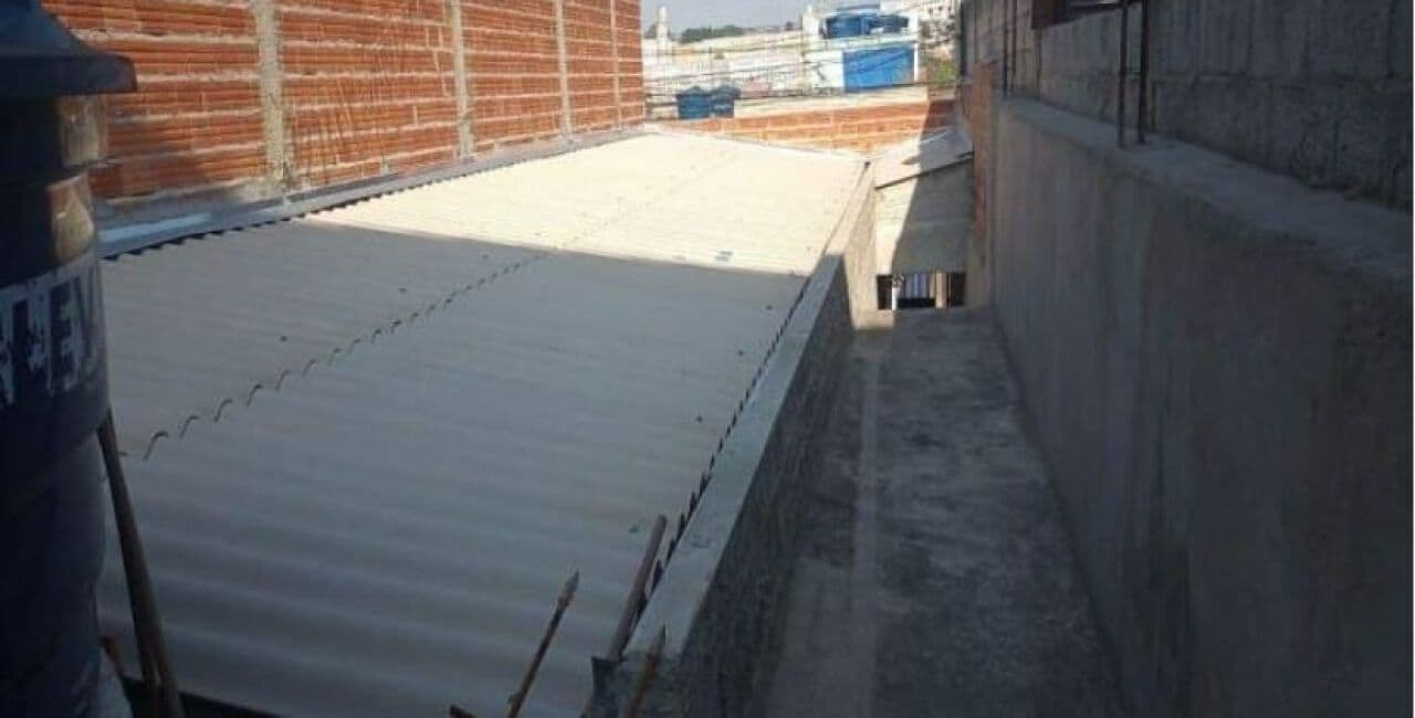 Casa (kitnet) + Salão Comercial à venda - Vila Carmela II