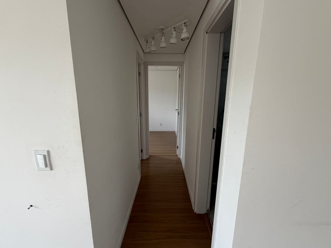 Apartamento de 2 dormitórios (1 suíte) e 1 vaga 2 banheiros à venda - Bonsucesso
