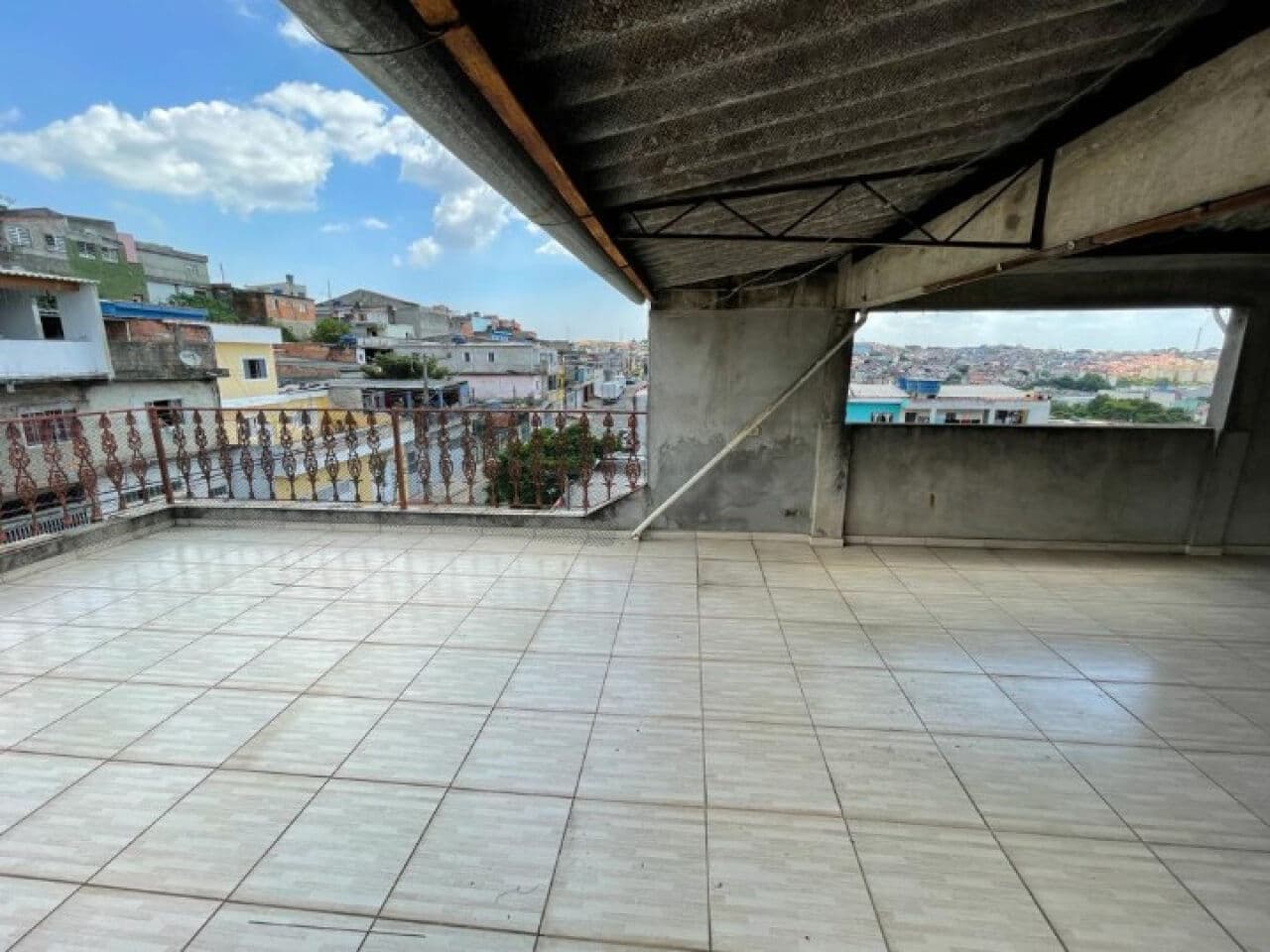 Sobrado de 2 dormitórios e 4 vagas à venda - Jardim Angélica