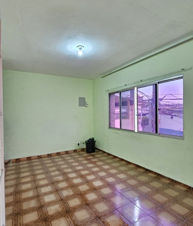 Sobrado à Venda 4 Dorm, 6 Vagas 2 banheiros - Jardim Rosana