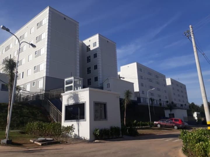 Aparatmento de 2 Dormitórios à Venda - Água Chata