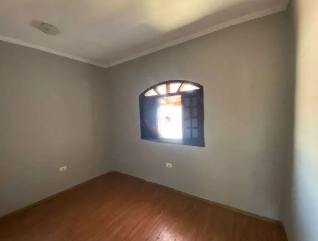 Sobrado de 4 quartos e 6 vagas à venda - Bonsucesso